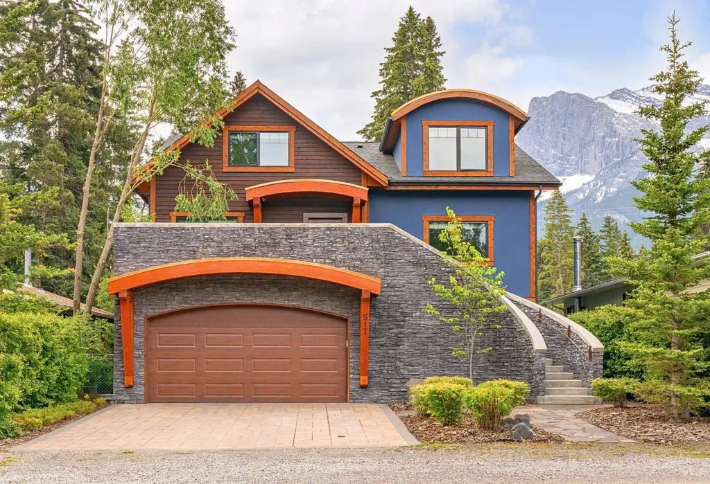 517 4th Street Canmore AB T1W 2E7