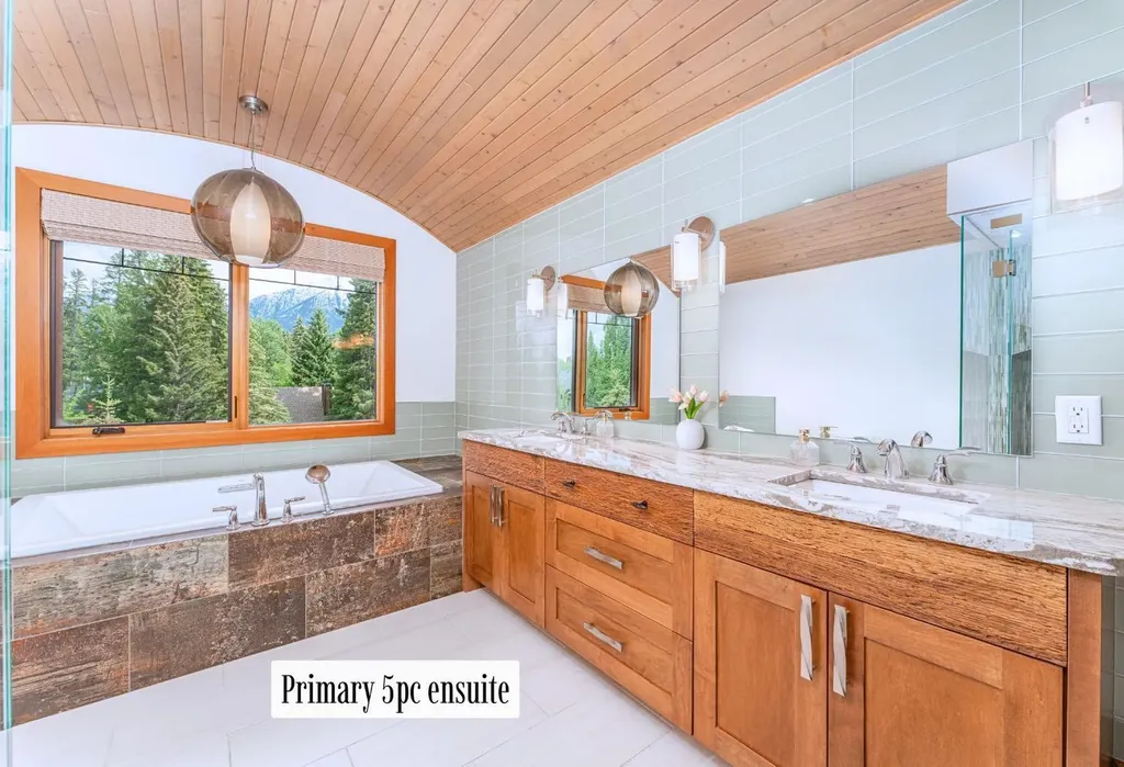 517 4th Street Canmore AB T1W 2E7