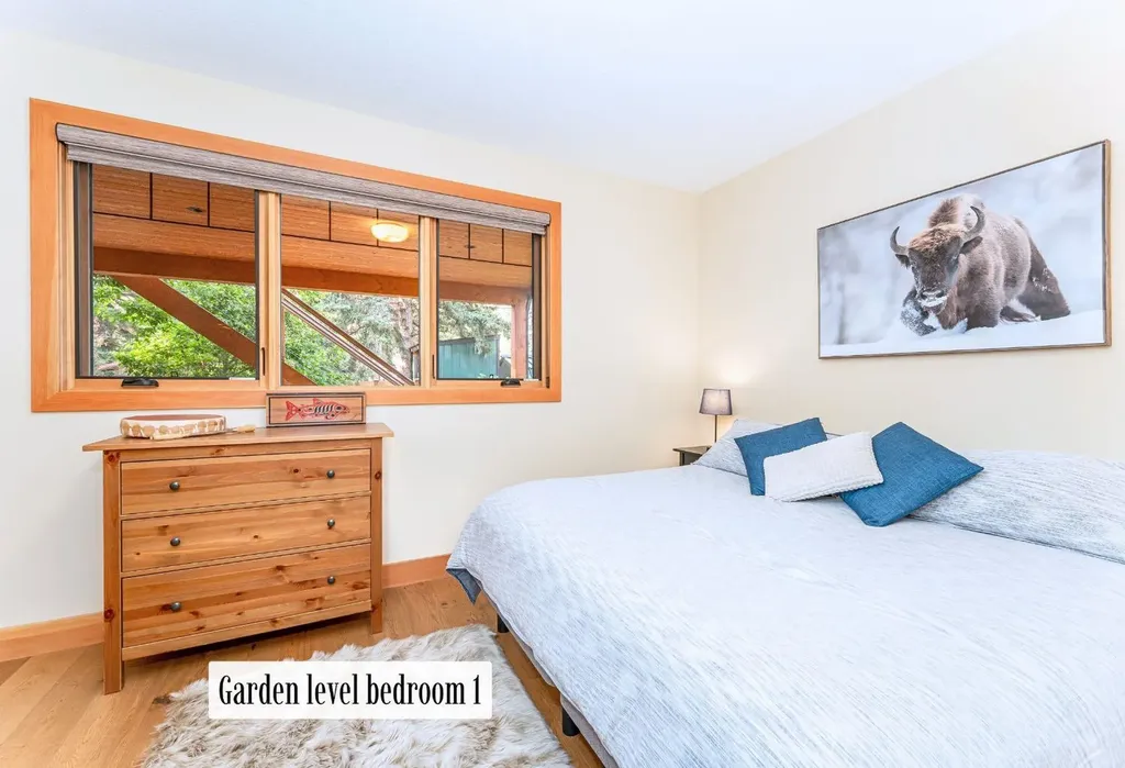 517 4th Street Canmore AB T1W 2E7
