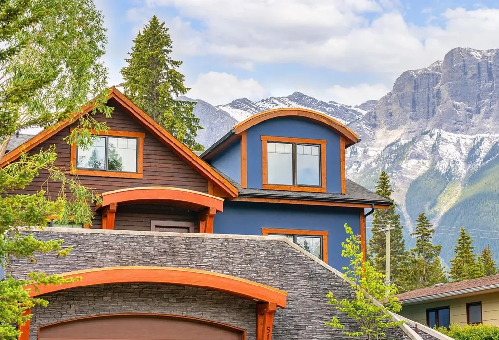 517 4th Street Canmore AB T1W 2E7