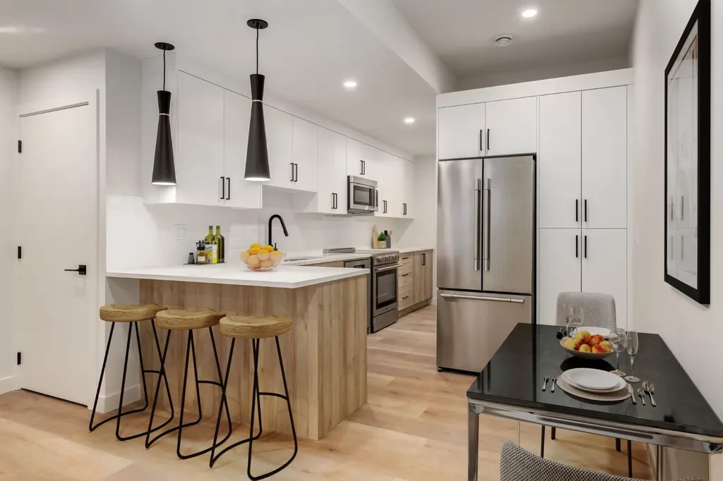 233 25 Avenue NE Calgary AB T2E1Y2