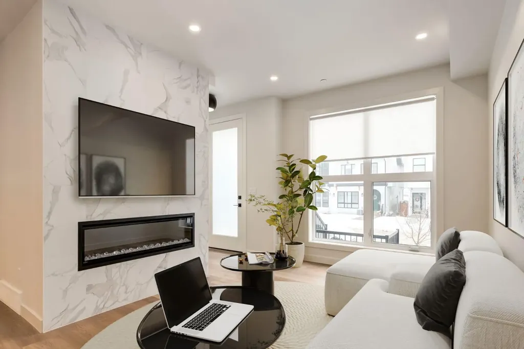 233 25 Avenue NE Calgary AB T2E1Y2