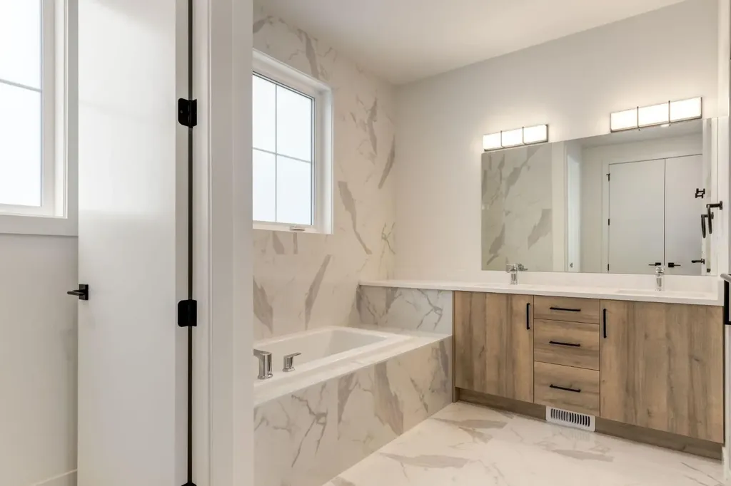 1651 8 Avenue NW Calgary AB T2N1C4