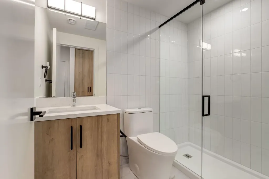 1651 8 Avenue NW Calgary AB T2N1C4