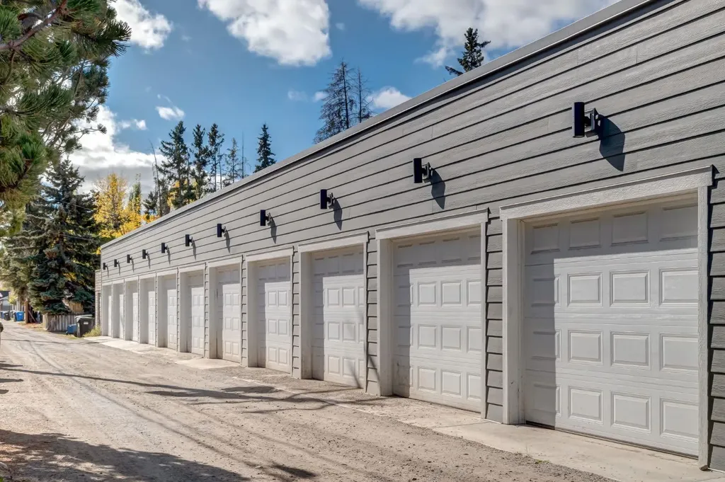 1651 8 Avenue NW Calgary AB T2N1C4