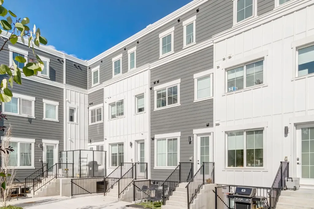 1651 8 Avenue NW Calgary AB T2N1C4