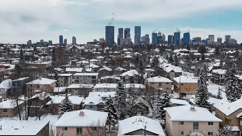 129 30 Avenue NW Calgary AB t2m2n1