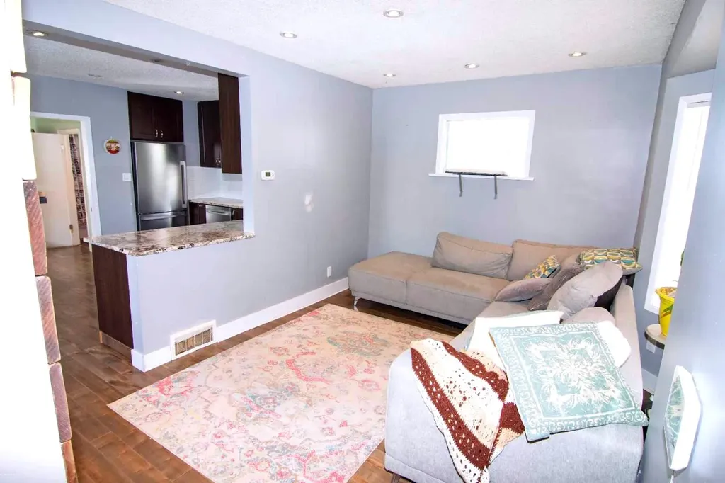 129 30 Avenue NW Calgary AB t2m2n1