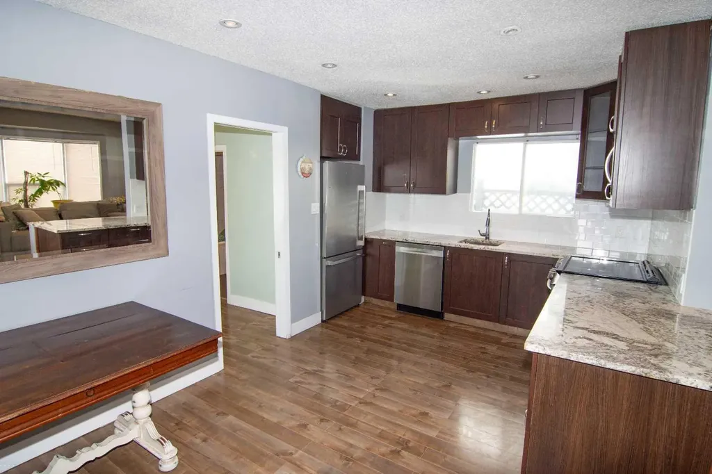 129 30 Avenue NW Calgary AB t2m2n1