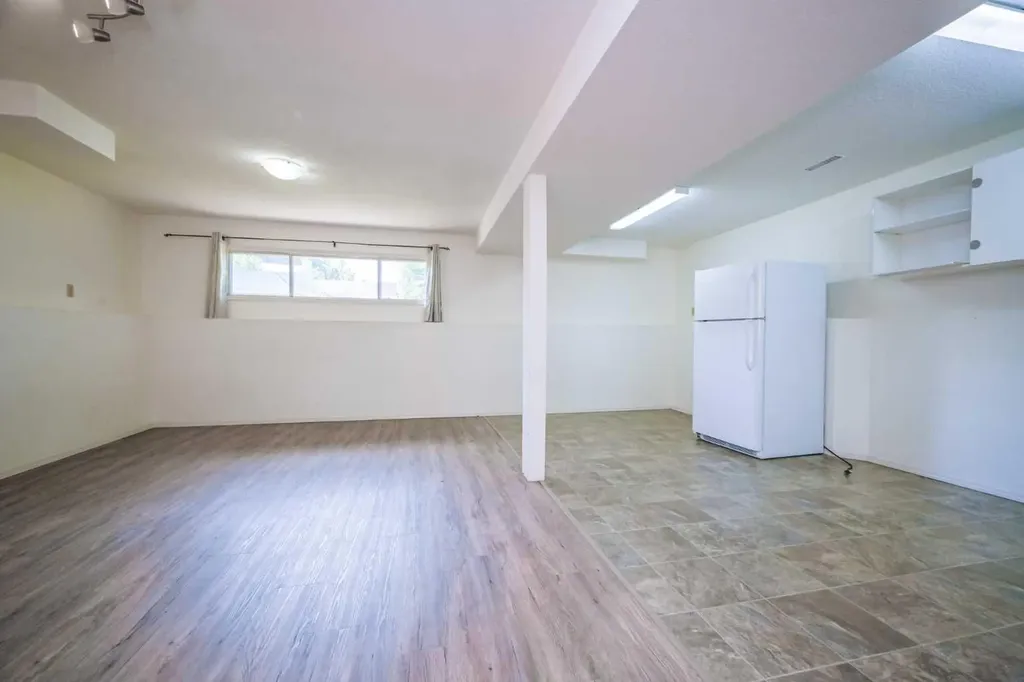 9340 67 Avenue Grande Prairie AB T8W 1C2