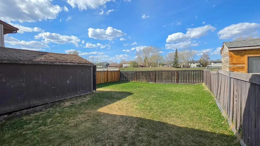 9340 67 Avenue Grande Prairie AB T8W 1C2