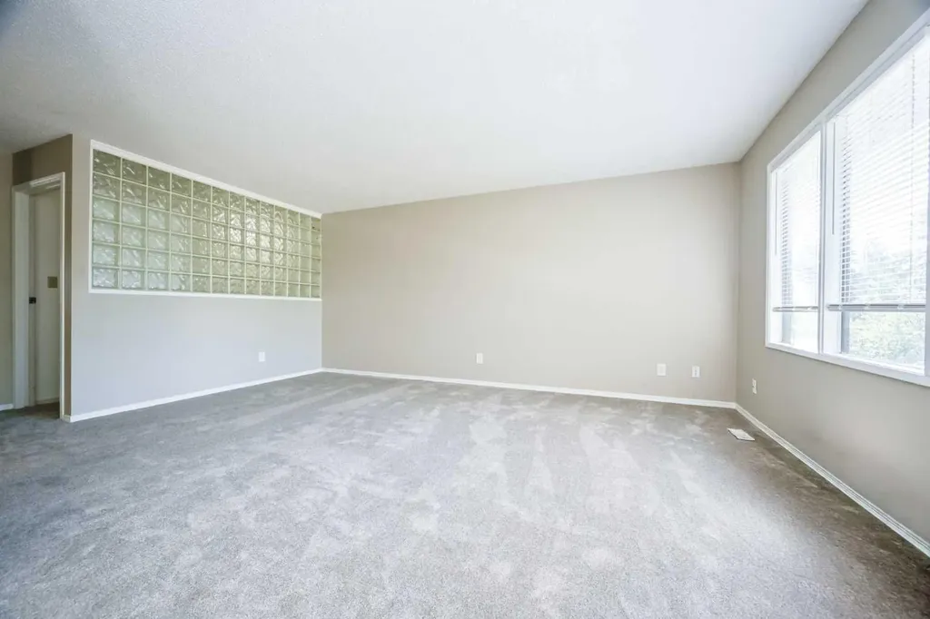 9340 67 Avenue Grande Prairie AB T8W 1C2