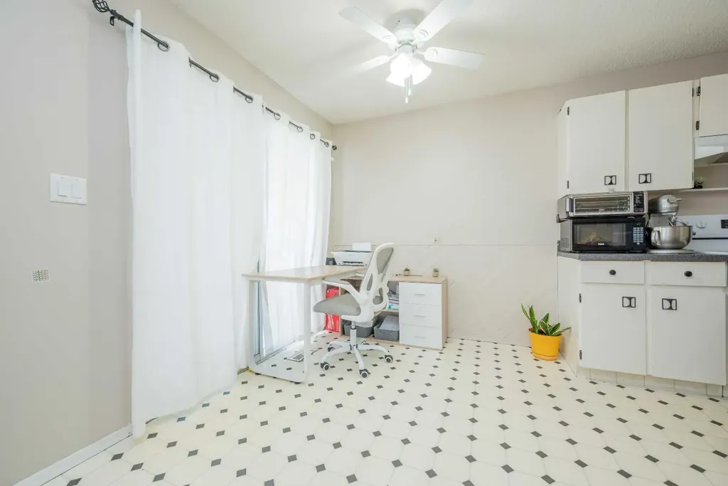 9340 67 Avenue Grande Prairie AB T8W 1C2