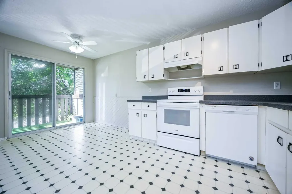 9340 67 Avenue Grande Prairie AB T8W 1C2