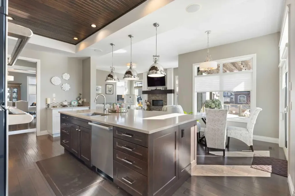 800 E Lakeview Road Chestermere AB T1X 1R2