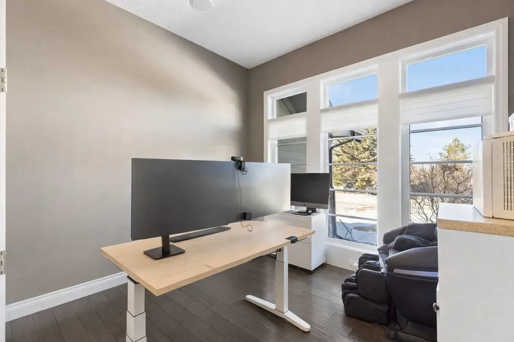 800 E Lakeview Road Chestermere AB T1X 1R2