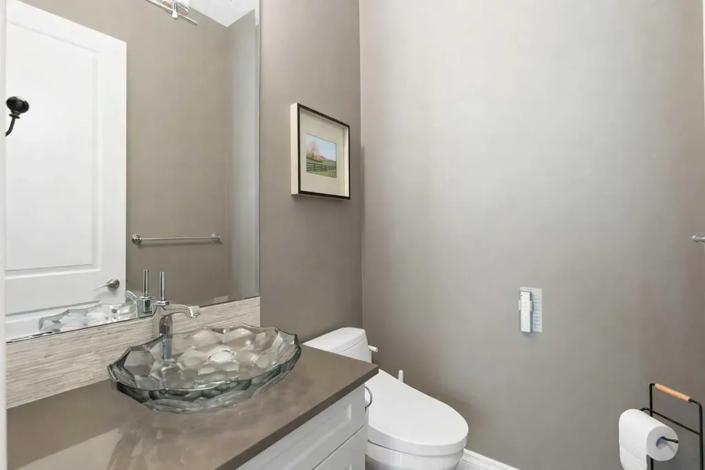 800 E Lakeview Road Chestermere AB T1X 1R2