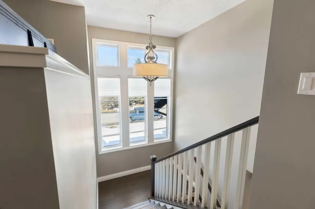 800 E Lakeview Road Chestermere AB T1X 1R2