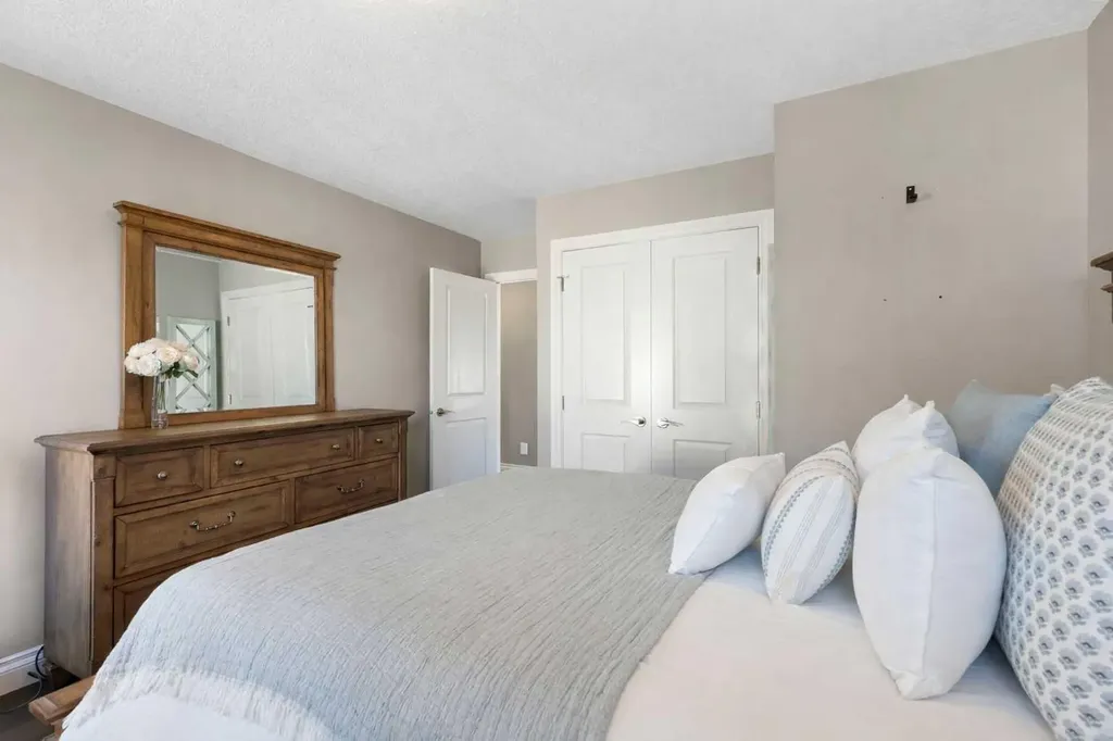800 E Lakeview Road Chestermere AB T1X 1R2
