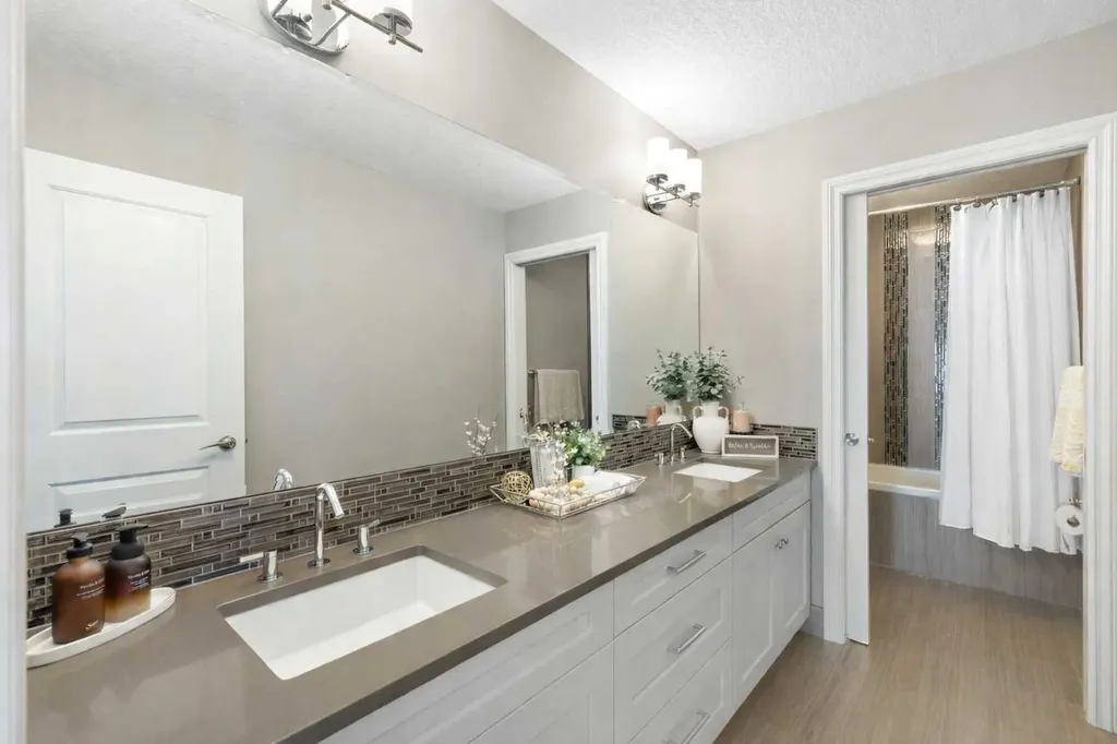 800 E Lakeview Road Chestermere AB T1X 1R2