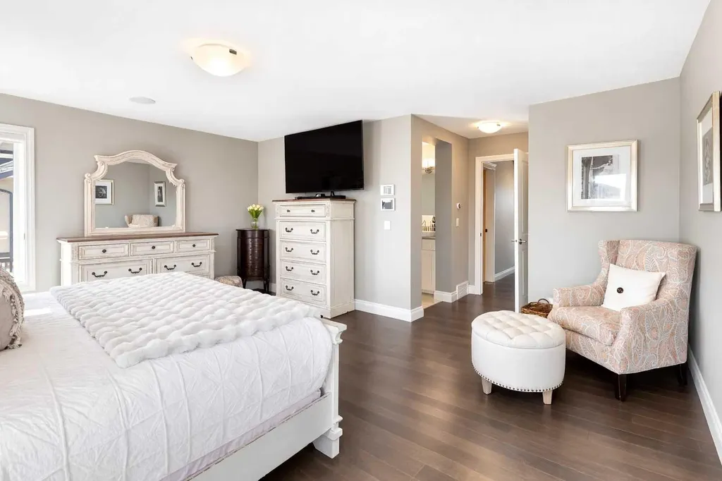 800 E Lakeview Road Chestermere AB T1X 1R2