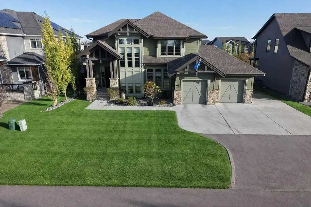 800 E Lakeview Road Chestermere AB T1X 1R2