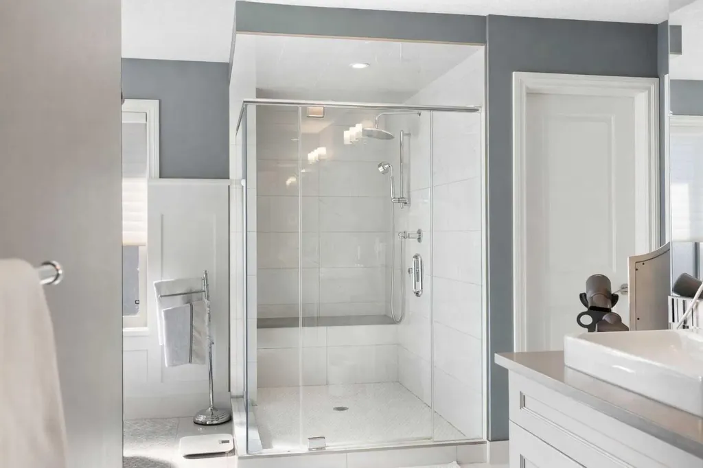 800 E Lakeview Road Chestermere AB T1X 1R2