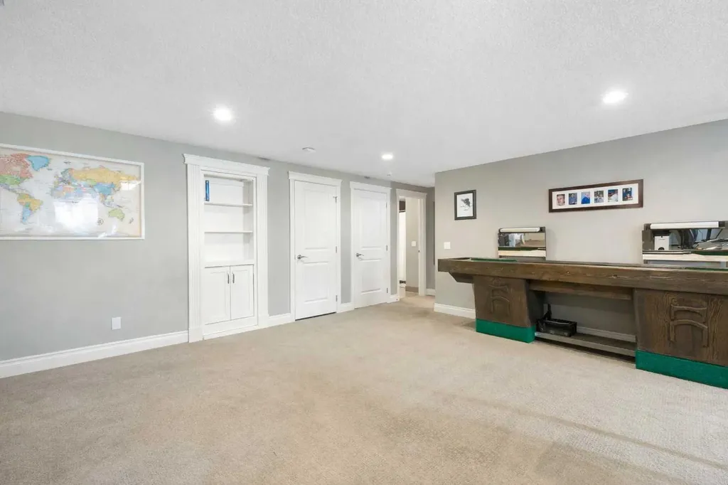 800 E Lakeview Road Chestermere AB T1X 1R2