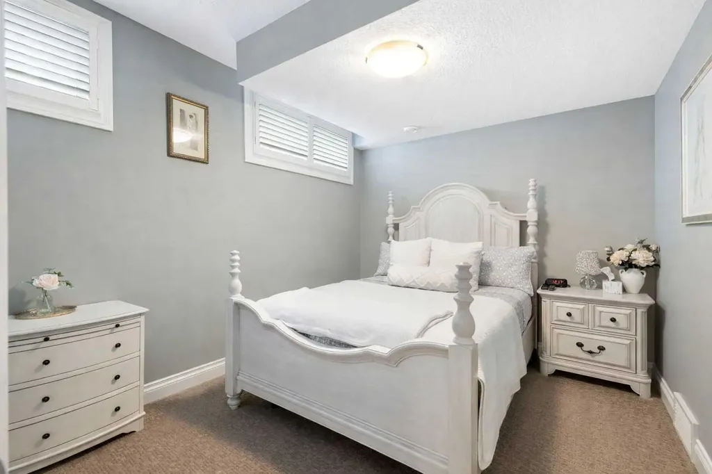 800 E Lakeview Road Chestermere AB T1X 1R2