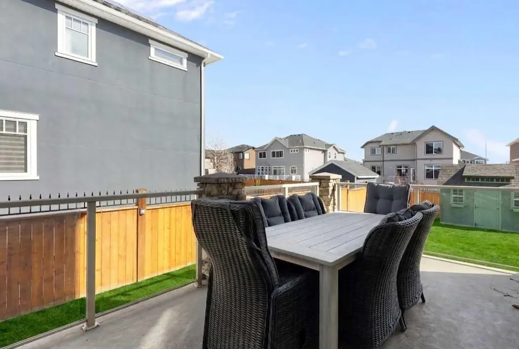 800 E Lakeview Road Chestermere AB T1X 1R2