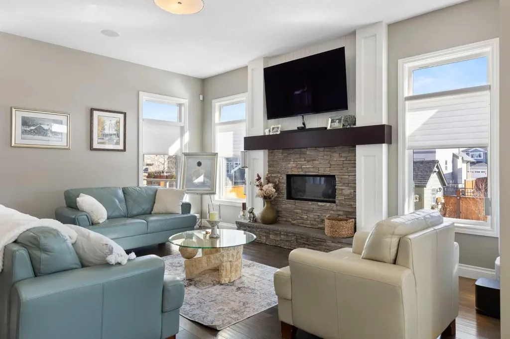 800 E Lakeview Road Chestermere AB T1X 1R2