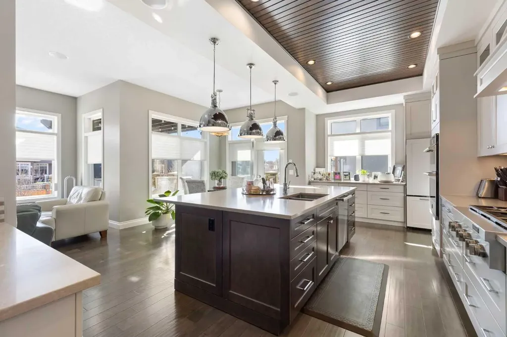 800 E Lakeview Road Chestermere AB T1X 1R2