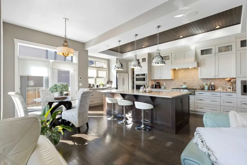 800 E Lakeview Road Chestermere AB T1X 1R2