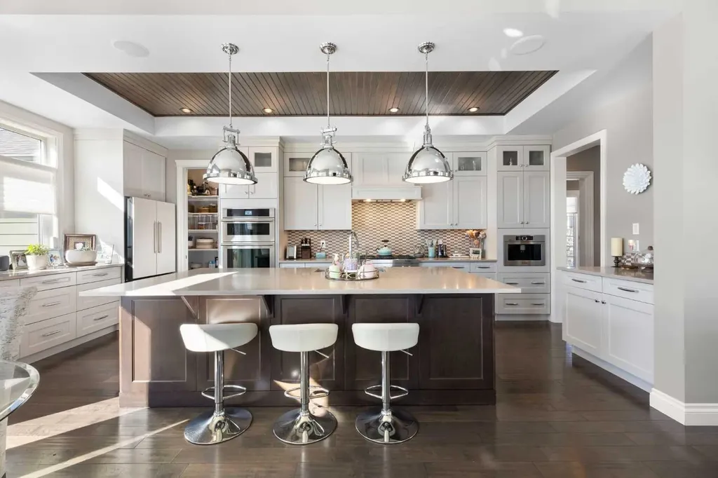 800 E Lakeview Road Chestermere AB T1X 1R2