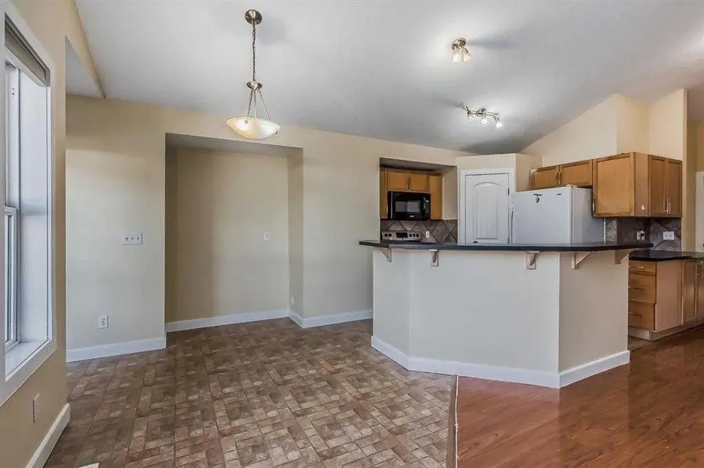 211 Saddlebrook Way NE Calgary AB T3J0B5