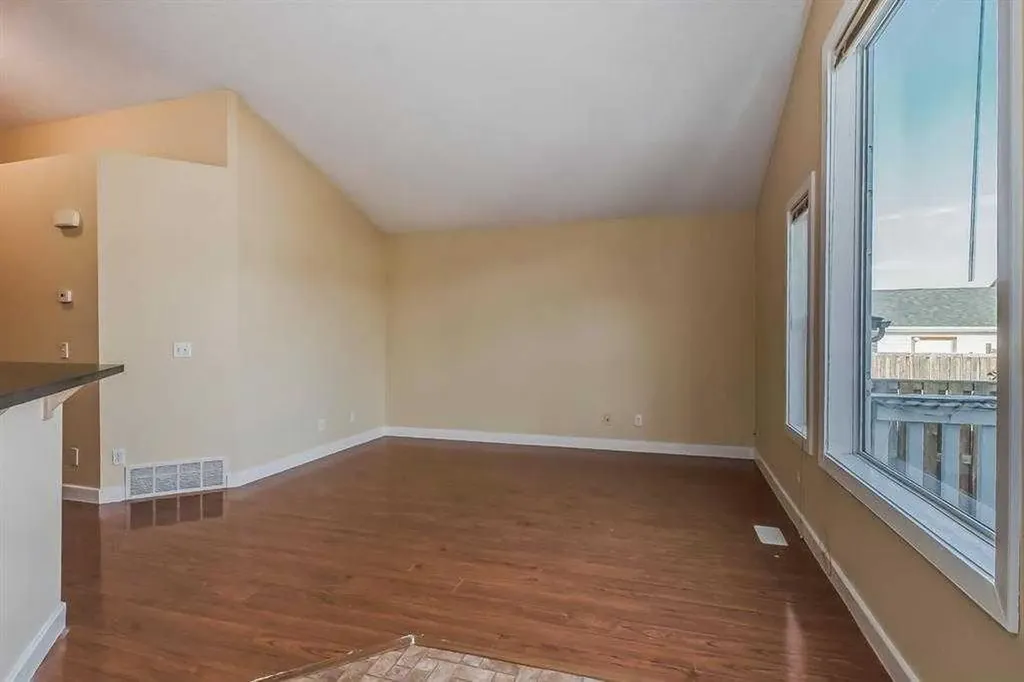 211 Saddlebrook Way NE Calgary AB T3J0B5