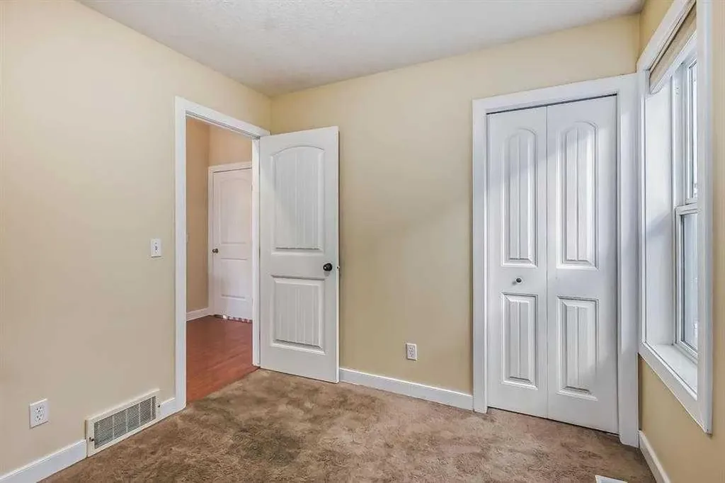 211 Saddlebrook Way NE Calgary AB T3J0B5