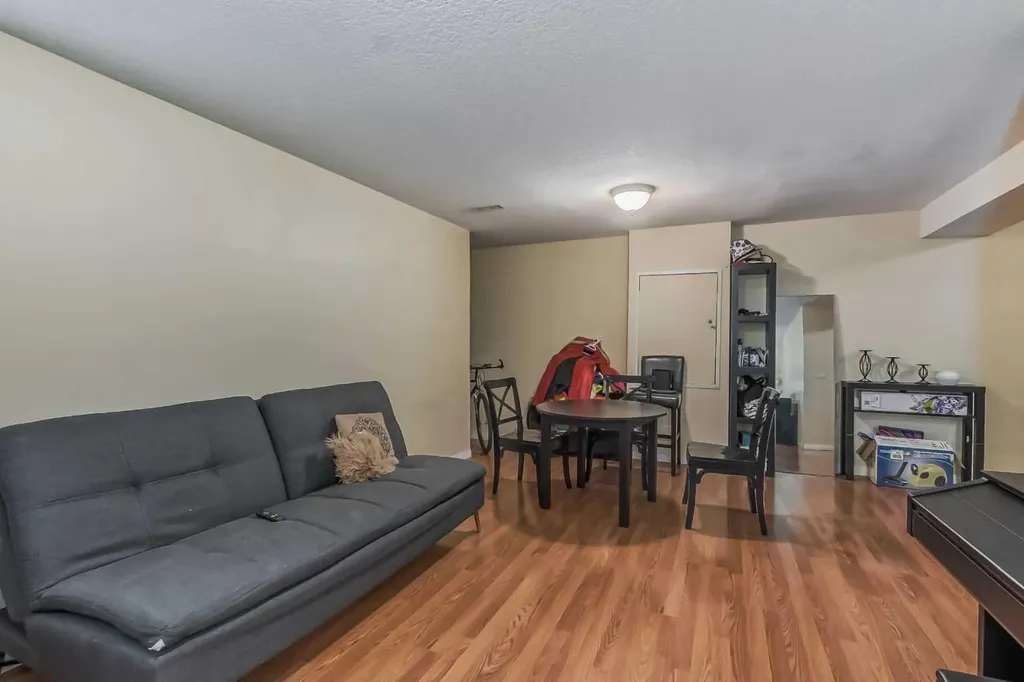 211 Saddlebrook Way NE Calgary AB T3J0B5
