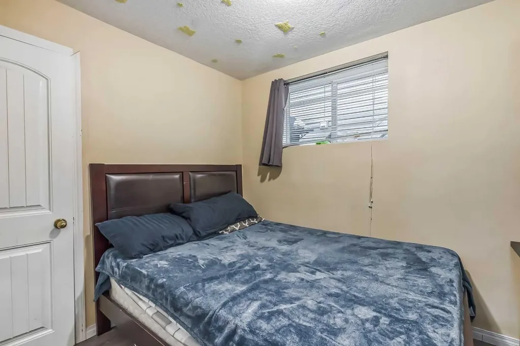 211 Saddlebrook Way NE Calgary AB T3J0B5