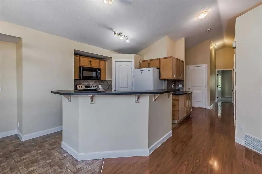 211 Saddlebrook Way NE Calgary AB T3J0B5