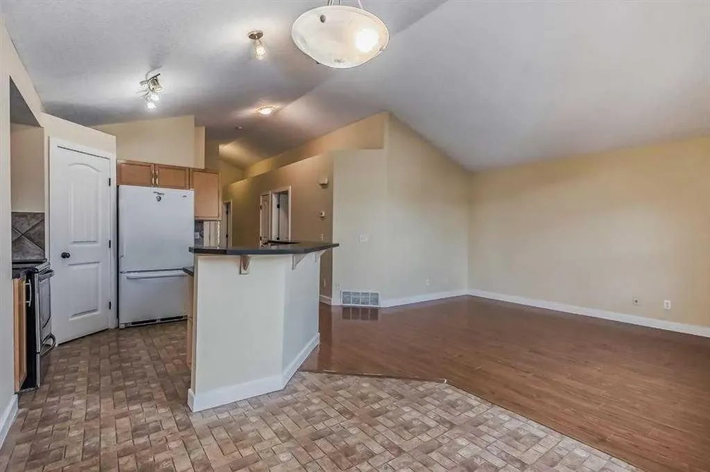 211 Saddlebrook Way NE Calgary AB T3J0B5