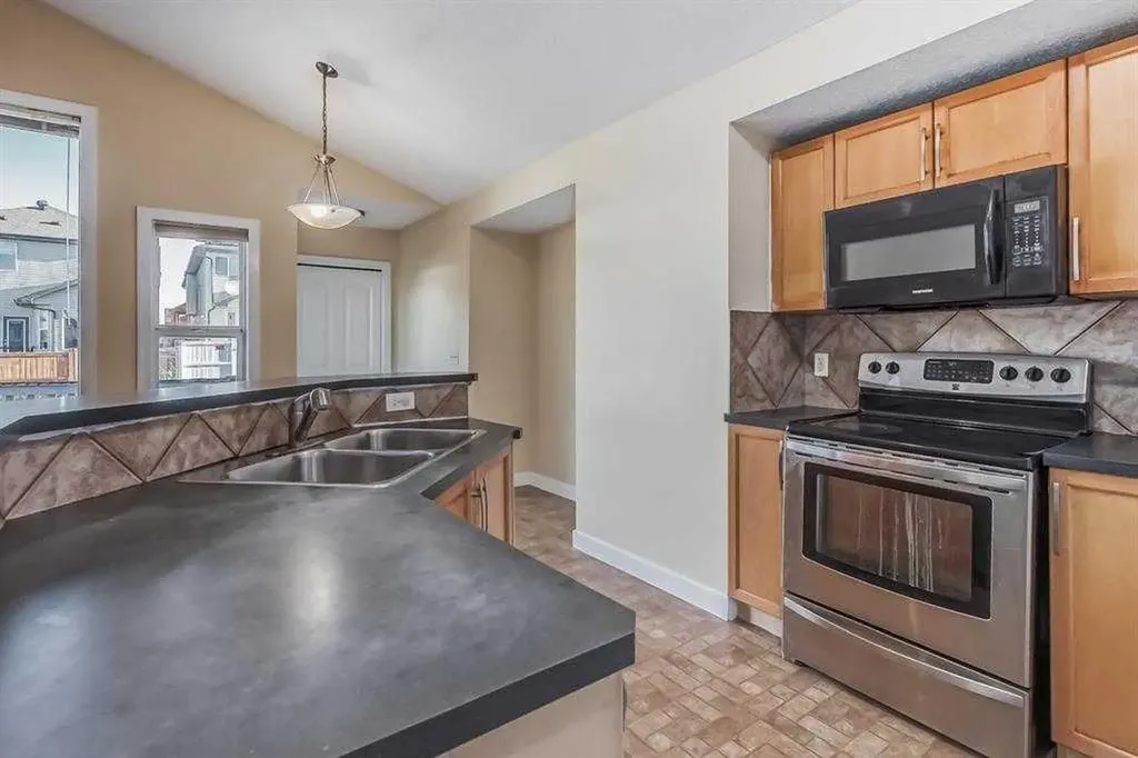 211 Saddlebrook Way NE Calgary AB T3J0B5