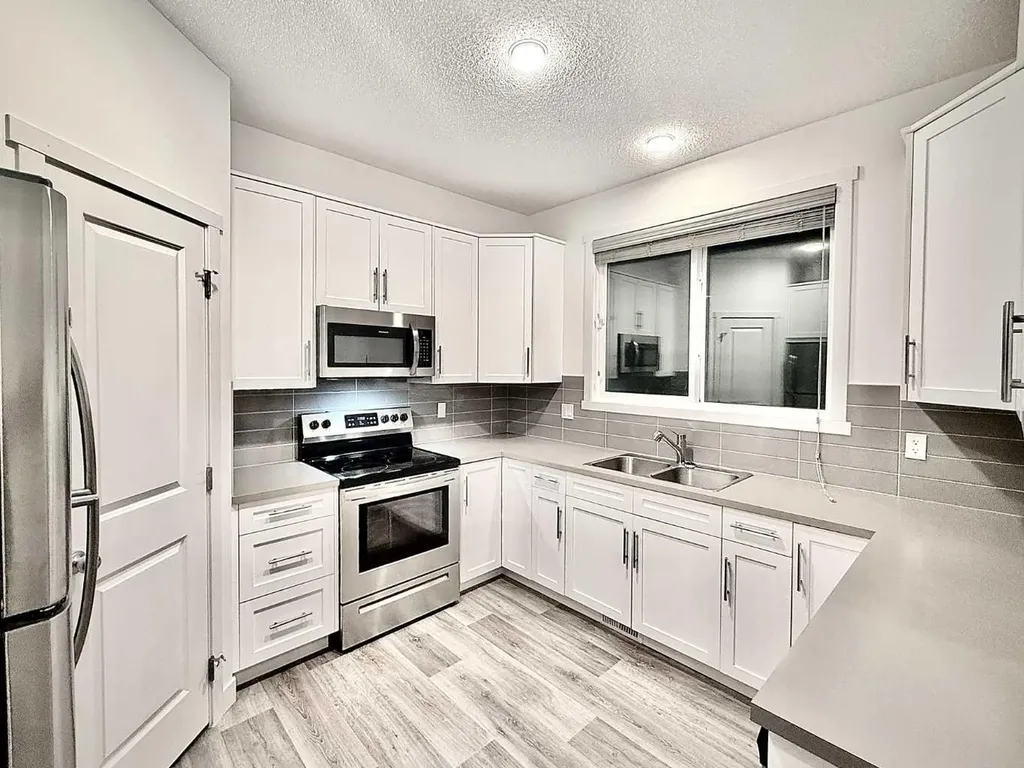 189 Carringvue Way NW Calgary AB T3P 1K6