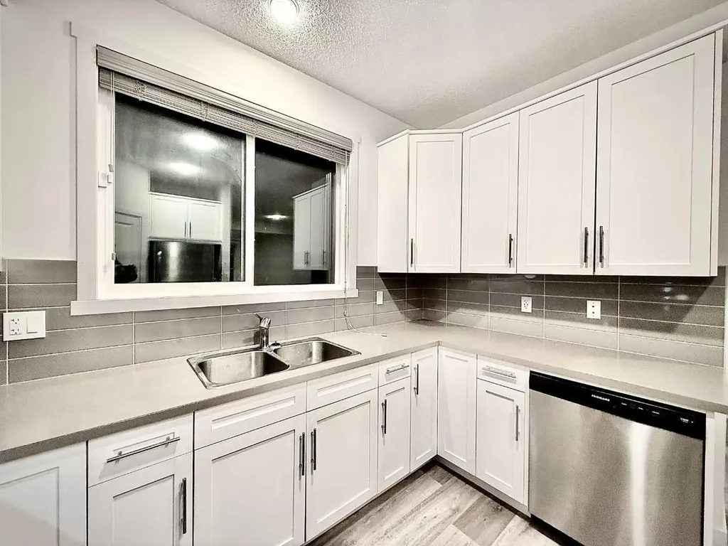 189 Carringvue Way NW Calgary AB T3P 1K6