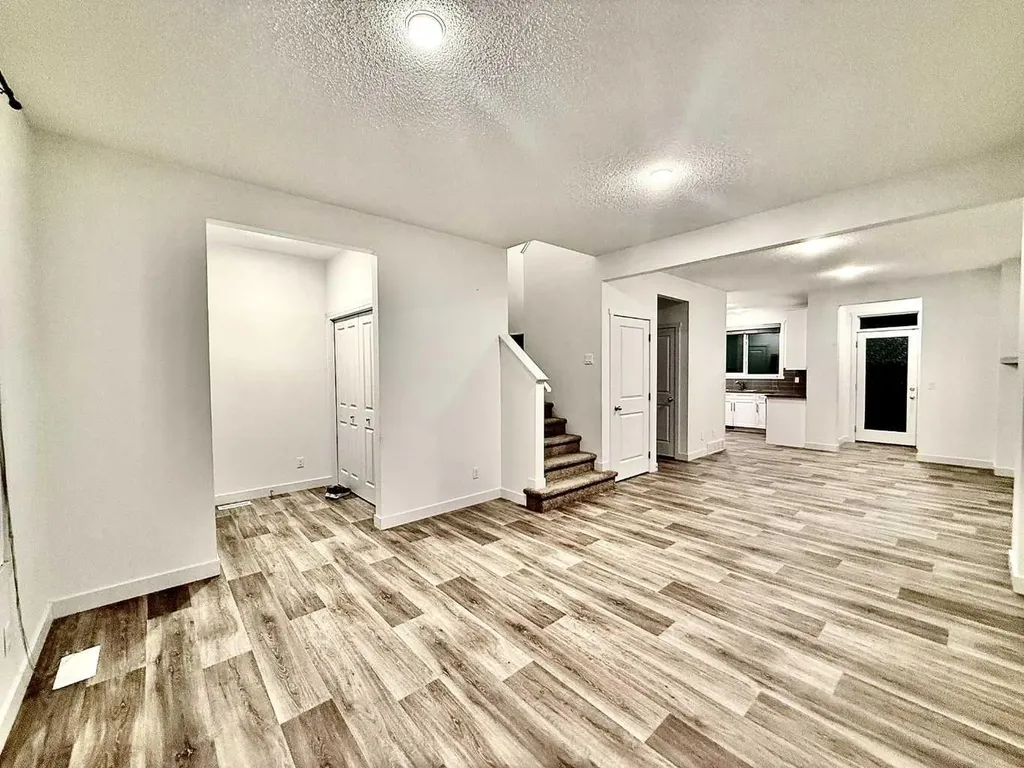 189 Carringvue Way NW Calgary AB T3P 1K6
