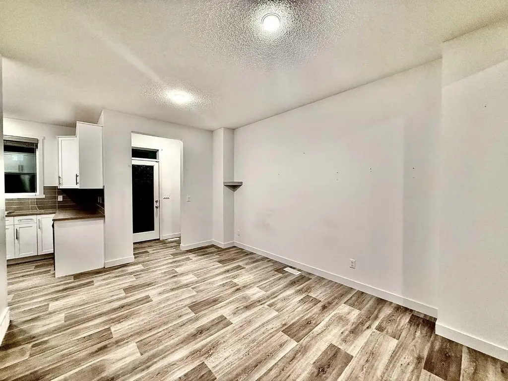 189 Carringvue Way NW Calgary AB T3P 1K6