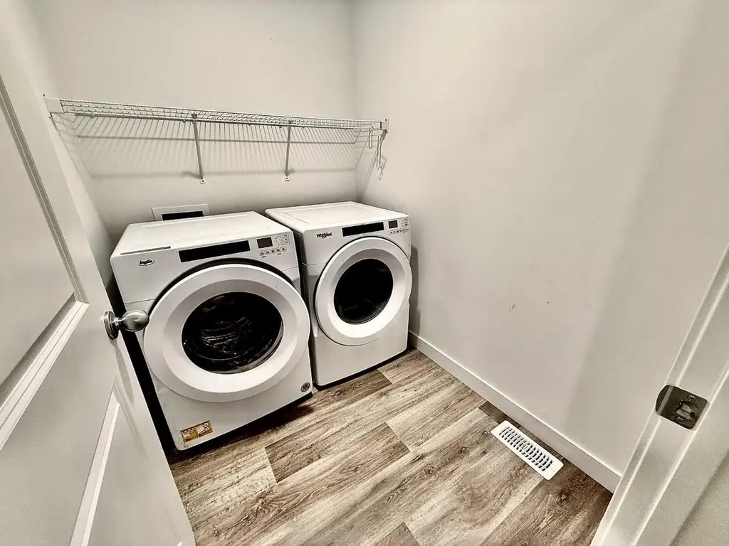 189 Carringvue Way NW Calgary AB T3P 1K6