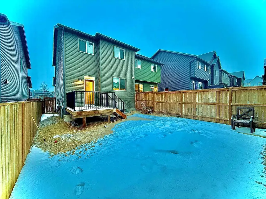 189 Carringvue Way NW Calgary AB T3P 1K6