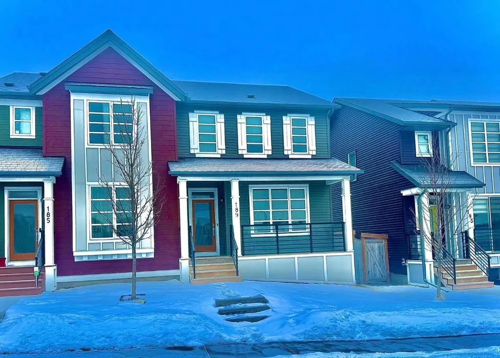 189 Carringvue Way NW Calgary AB T3P 1K6