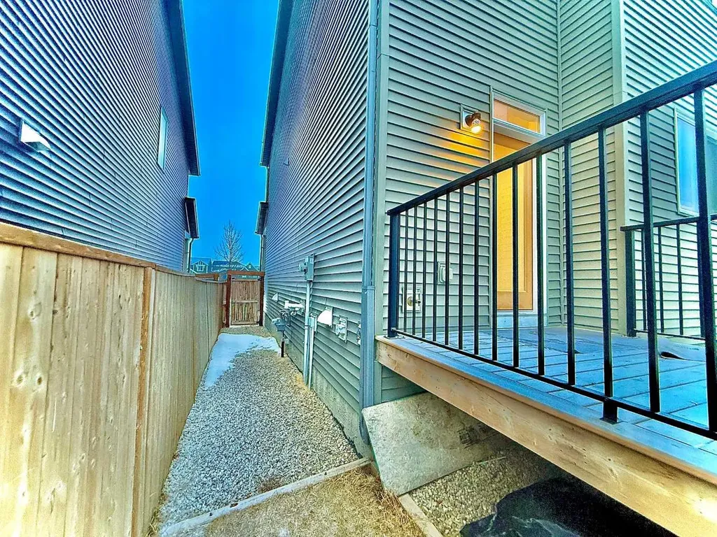 189 Carringvue Way NW Calgary AB T3P 1K6